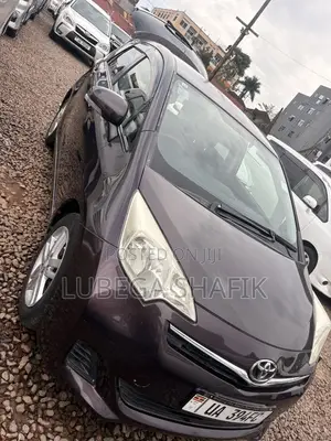 Toyota Ractis 2012 Maroon