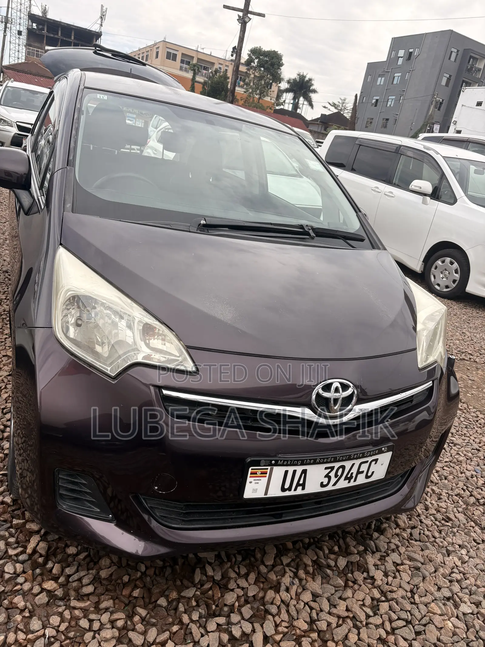 Toyota Ractis 2012 Maroon