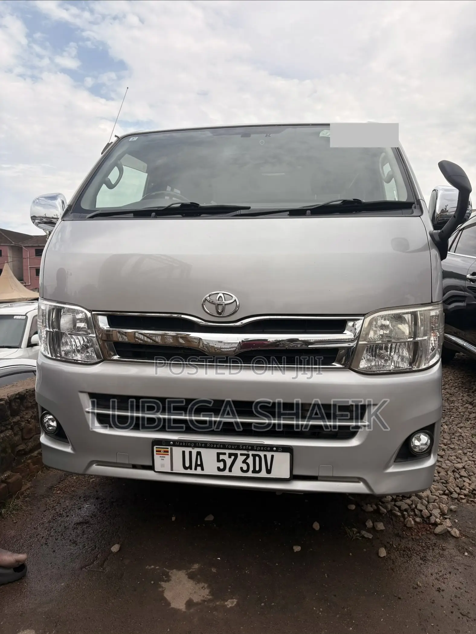 Toyota HiAce 2011 Silver