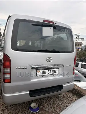 Toyota HiAce 2011 Silver