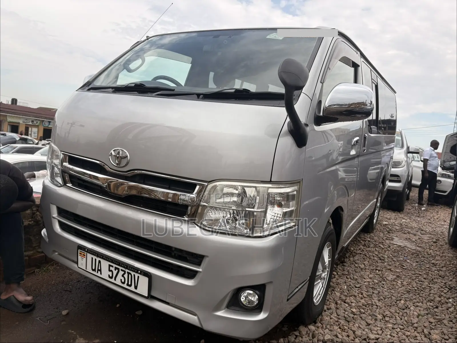 Toyota HiAce 2011 Silver