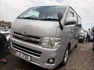 Toyota HiAce 2011 Silver