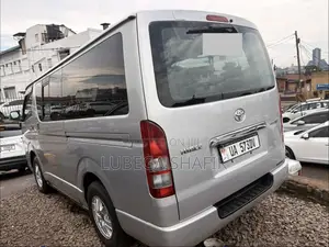 Toyota HiAce 2011 Silver