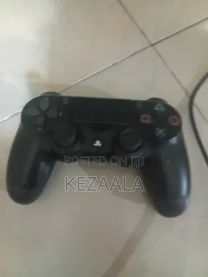 PS4 Controller