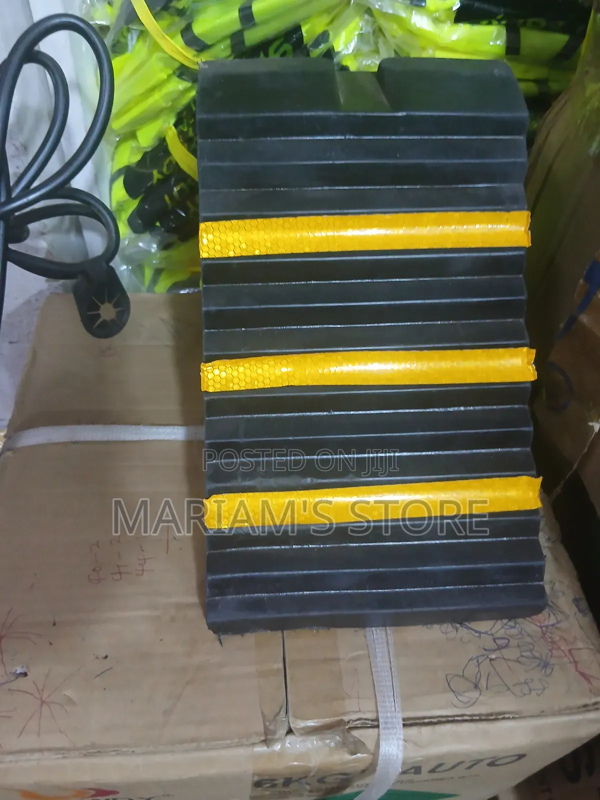 Pair of 2 Heavy-Duty Rubber Wheel Chock With Yellow Reflective Strips