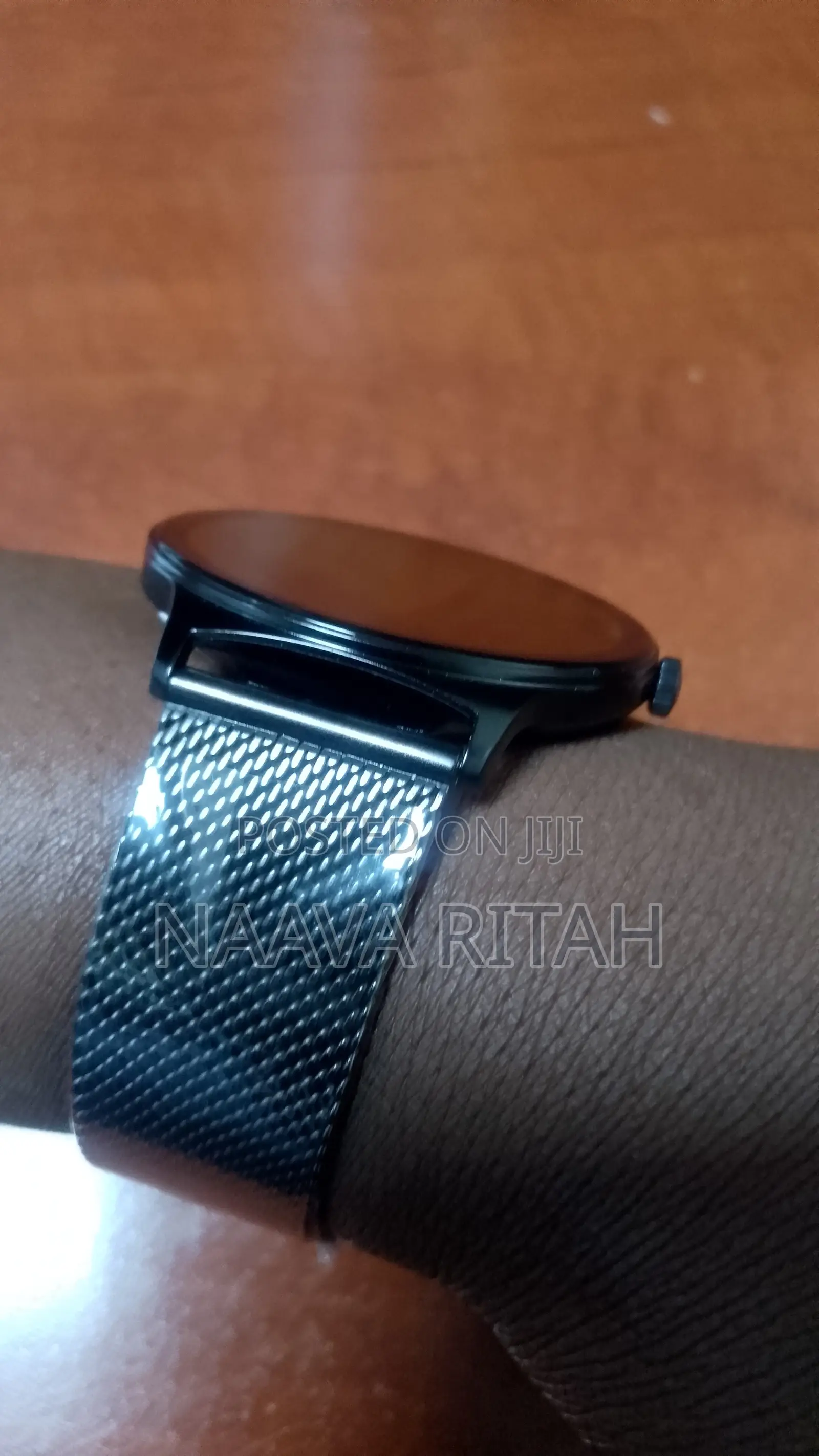 Hainoteko-18 Waterproof Round Shape Amoled 3 Straps