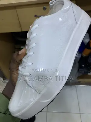White Ecco