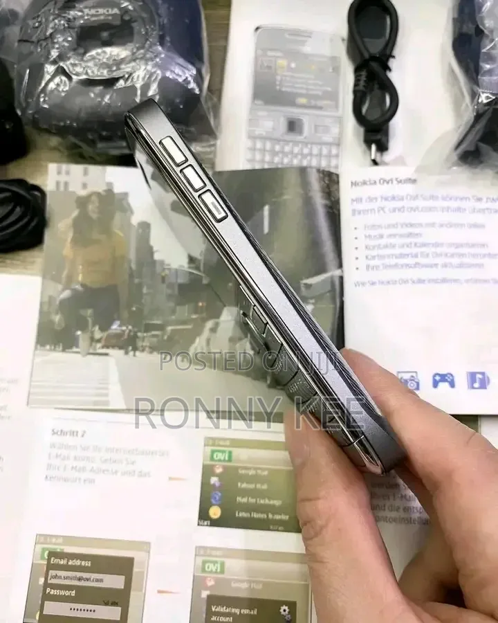 Nokia E72 Gray