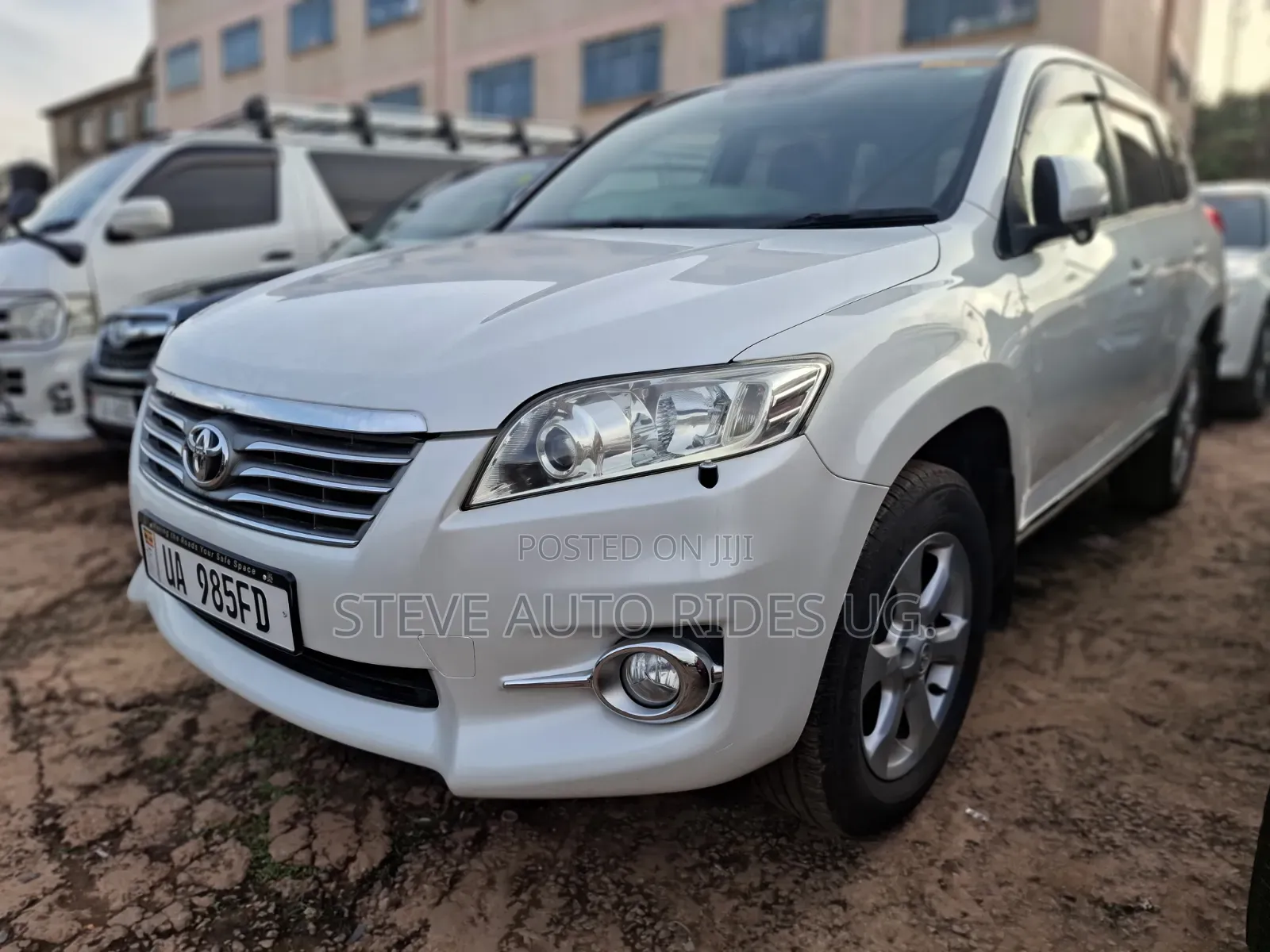 Toyota Vanguard 2012 White