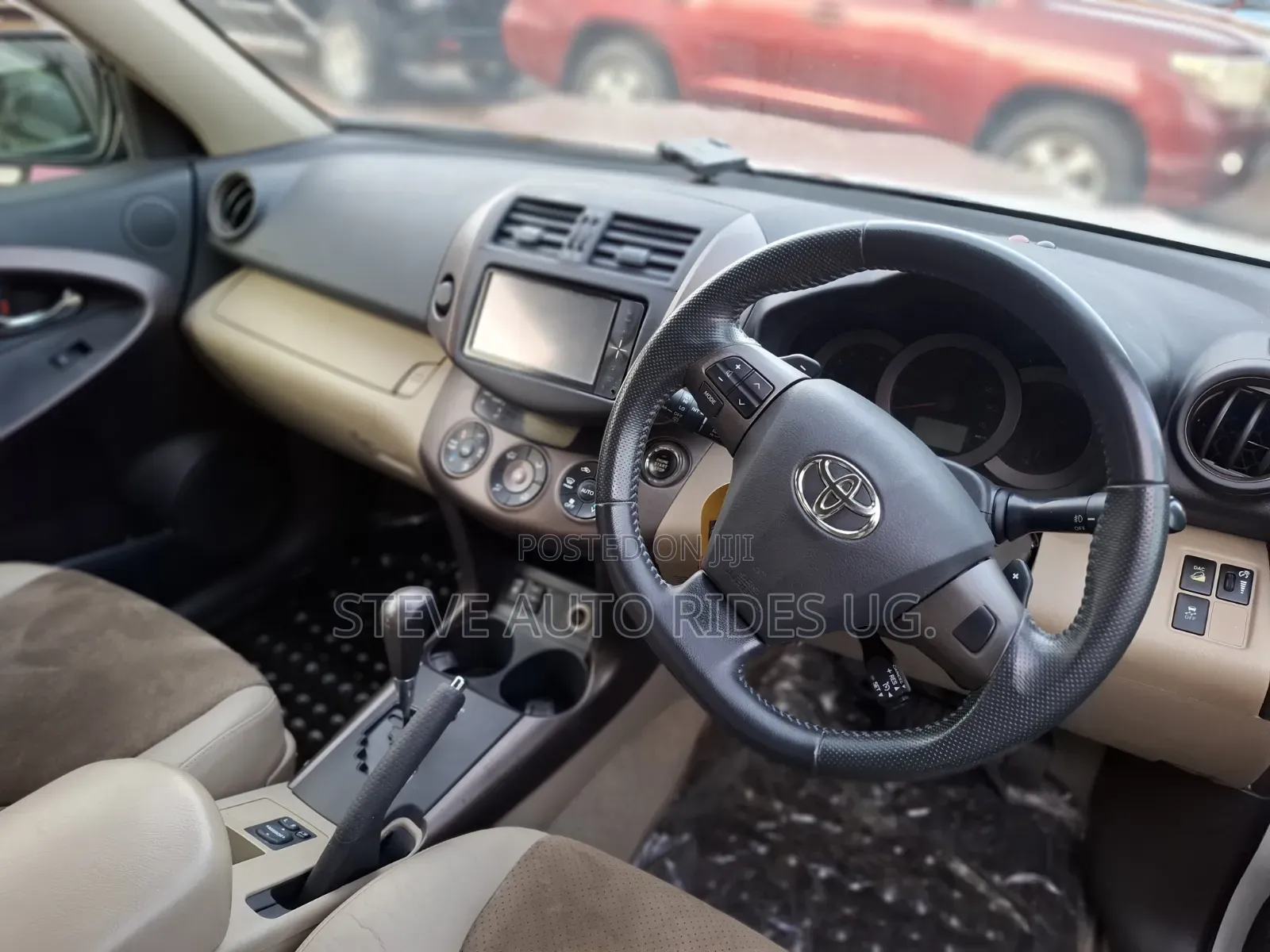 Toyota Vanguard 2012 White