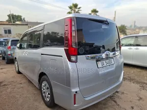 Toyota Noah 2015 Silver
