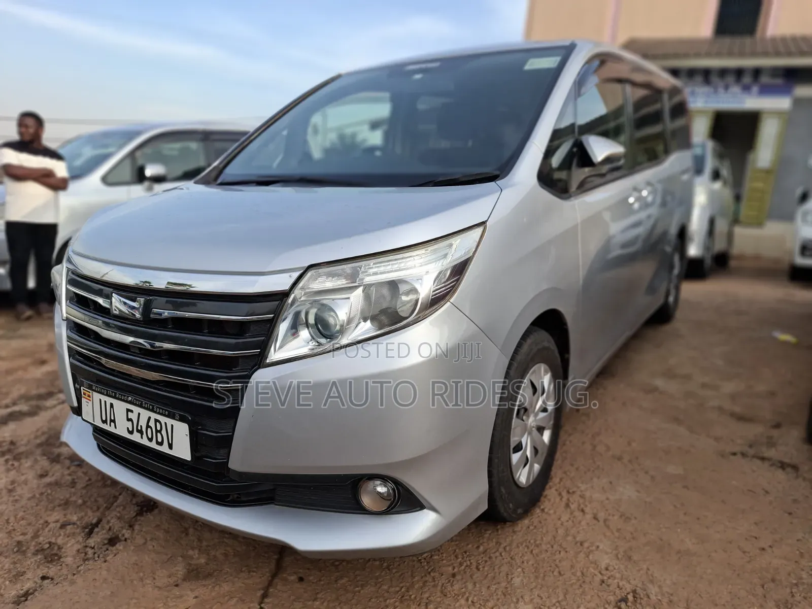 Toyota Noah 2015 Silver
