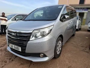 Toyota Noah 2015 Silver
