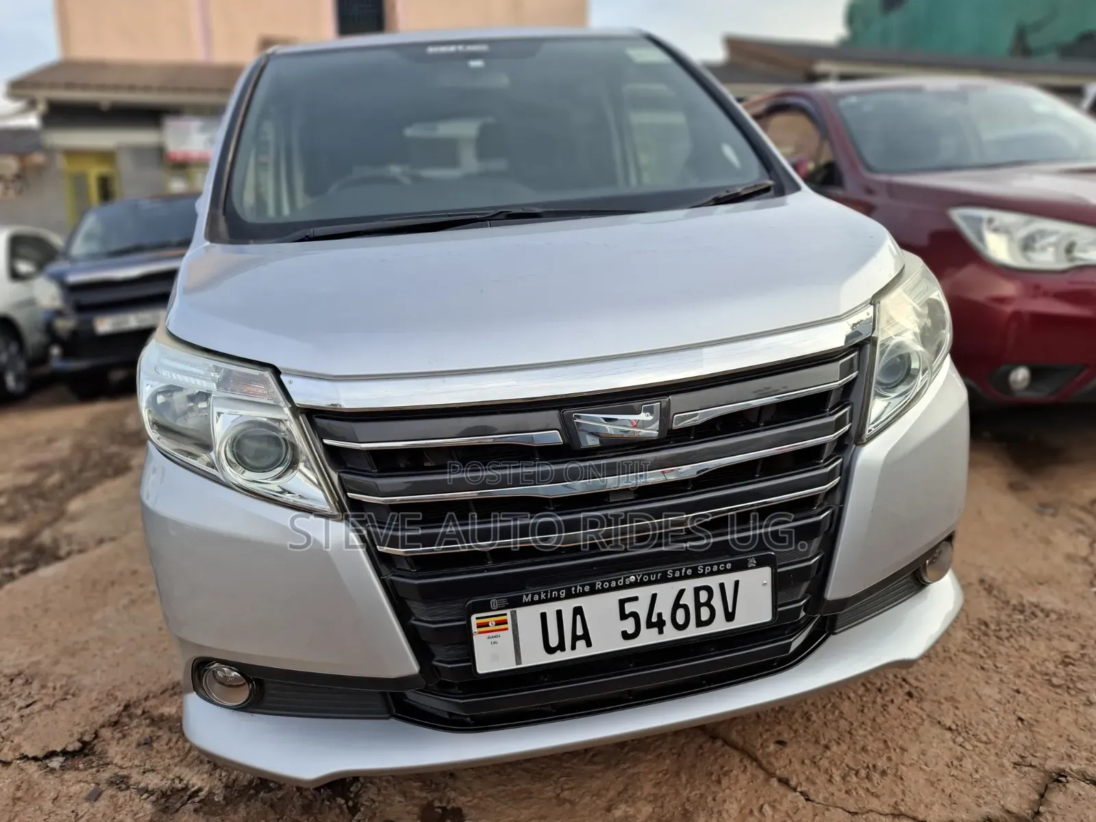 Toyota Noah 2015 Silver