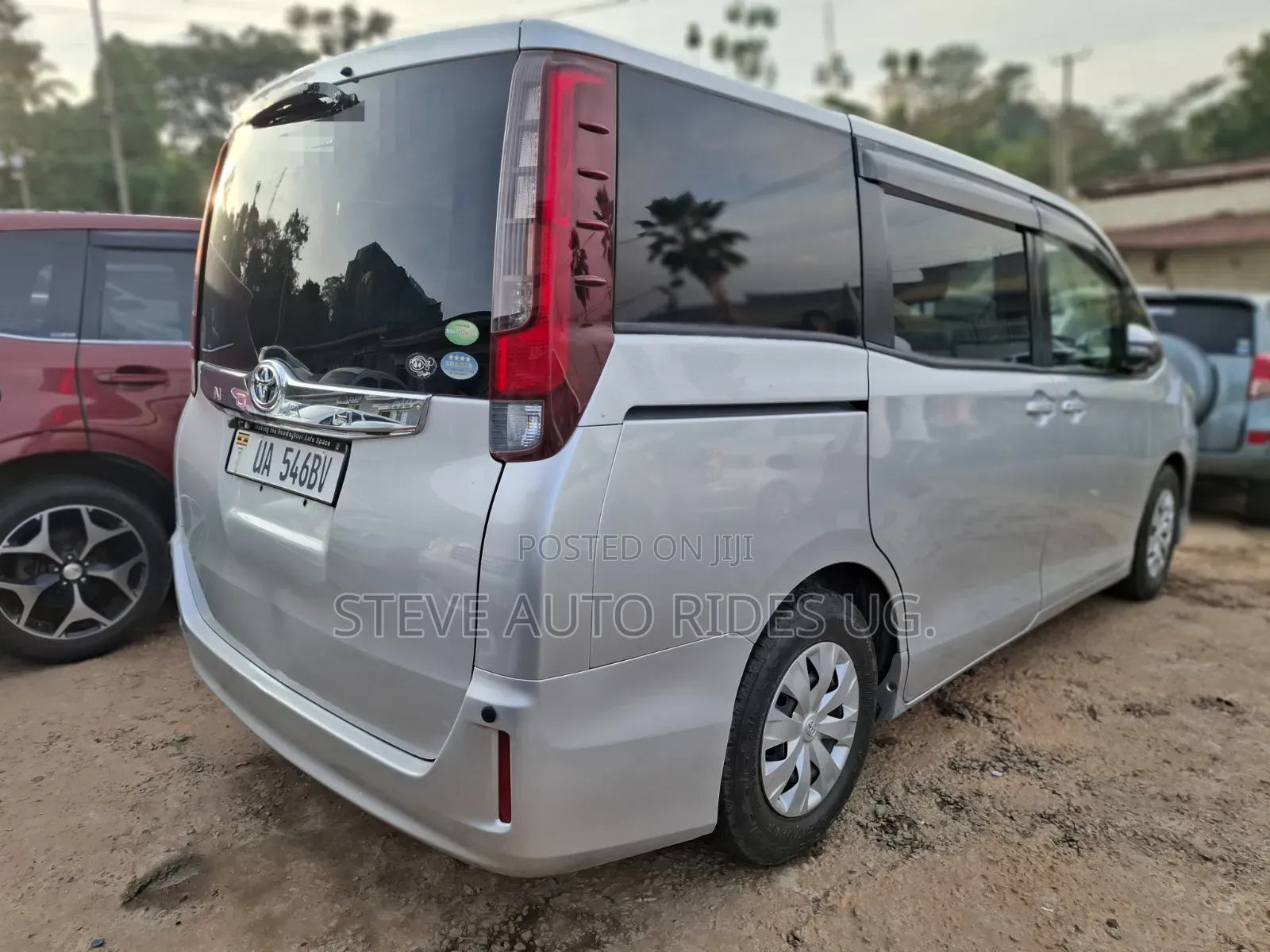 Toyota Noah 2015 Silver