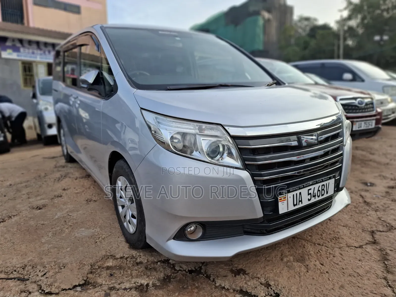 Toyota Noah 2015 Silver
