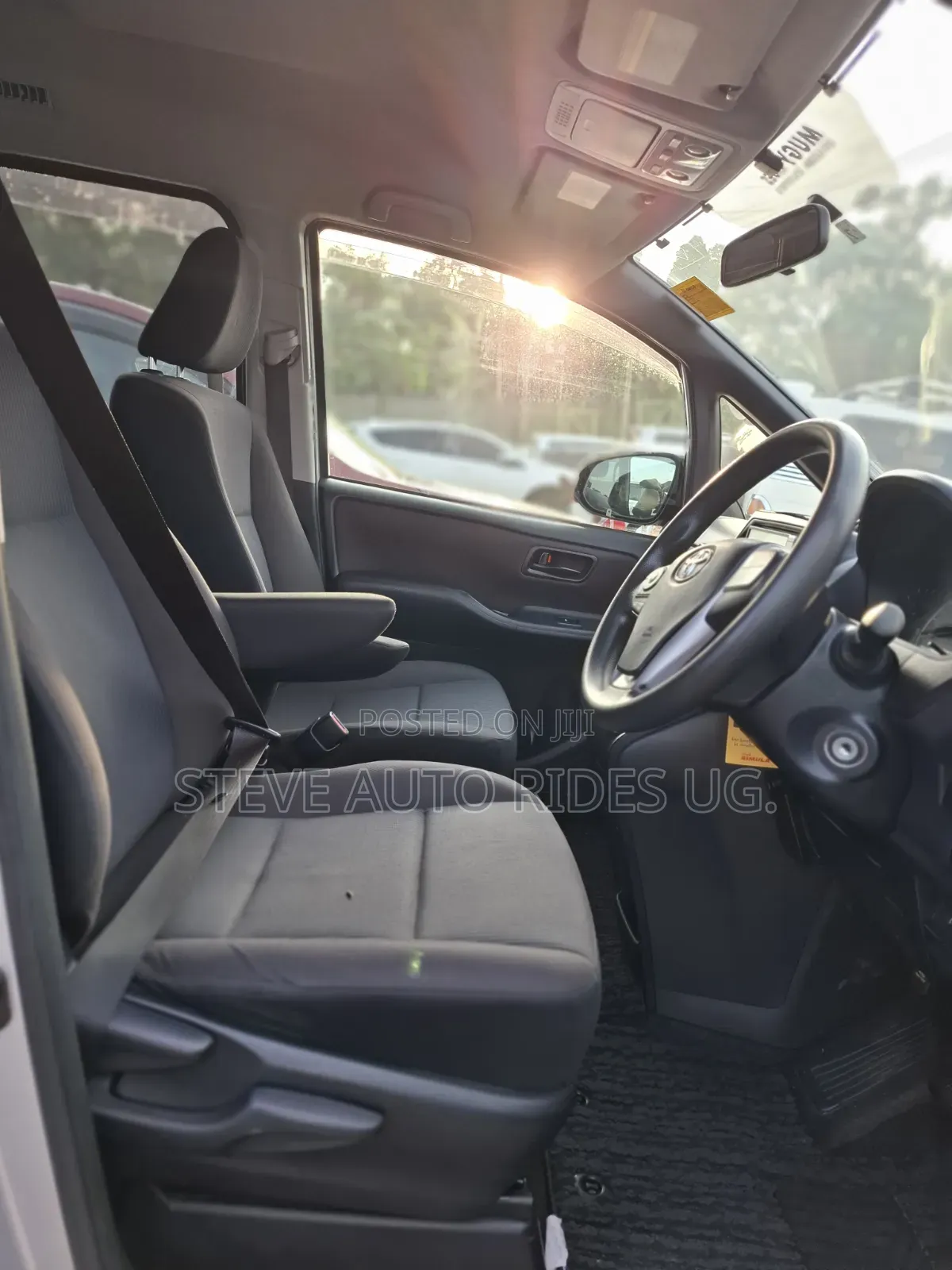 Toyota Noah 2015 Silver