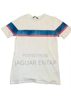 Men White Striped T-Shirt Size S -  Used - Clean