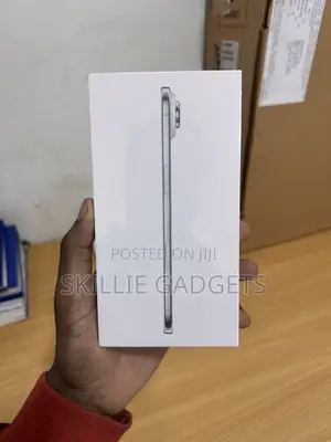 New Apple iPhone Air 256 GB Silver