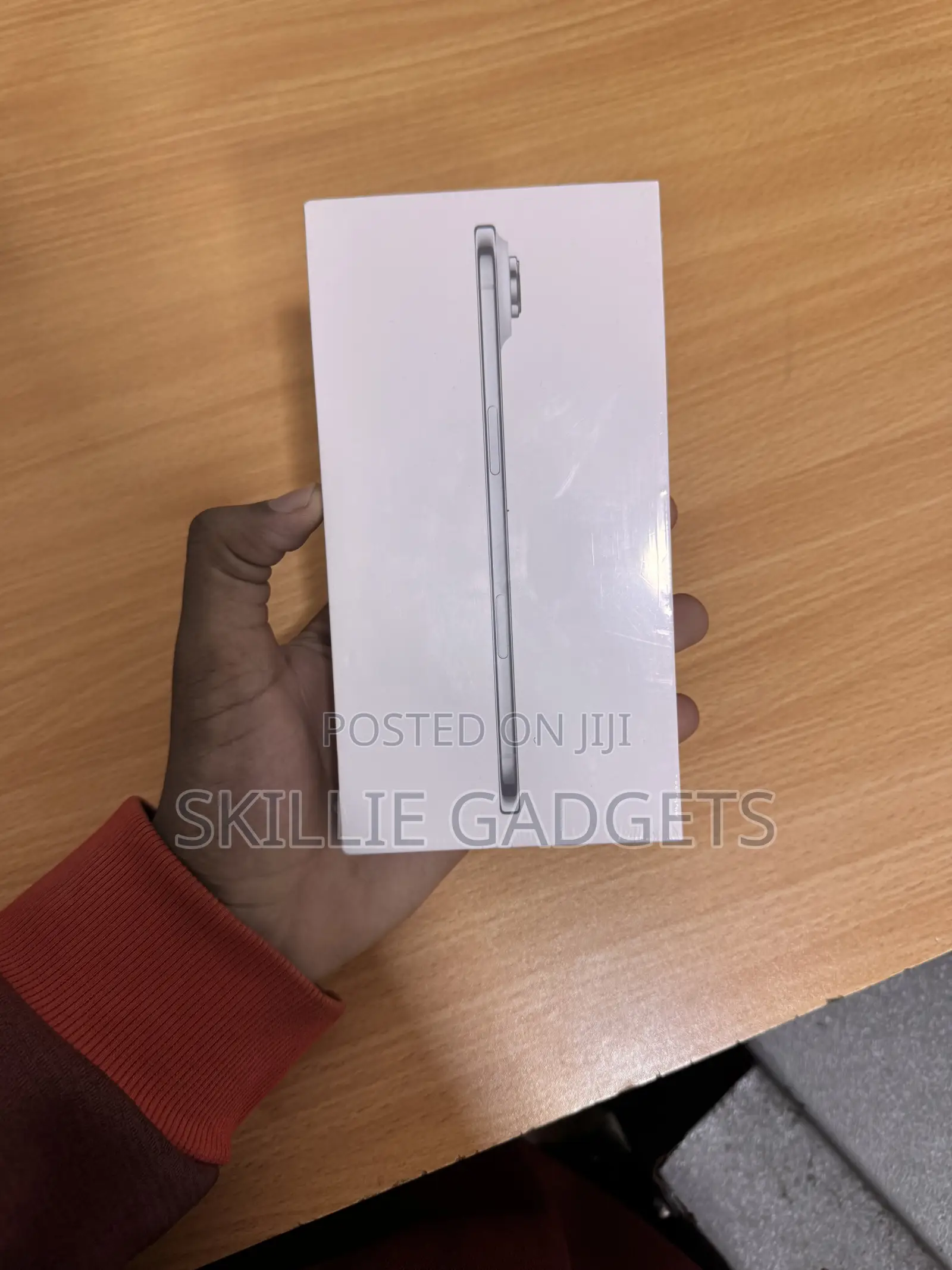 New Apple iPhone Air 256 GB Silver