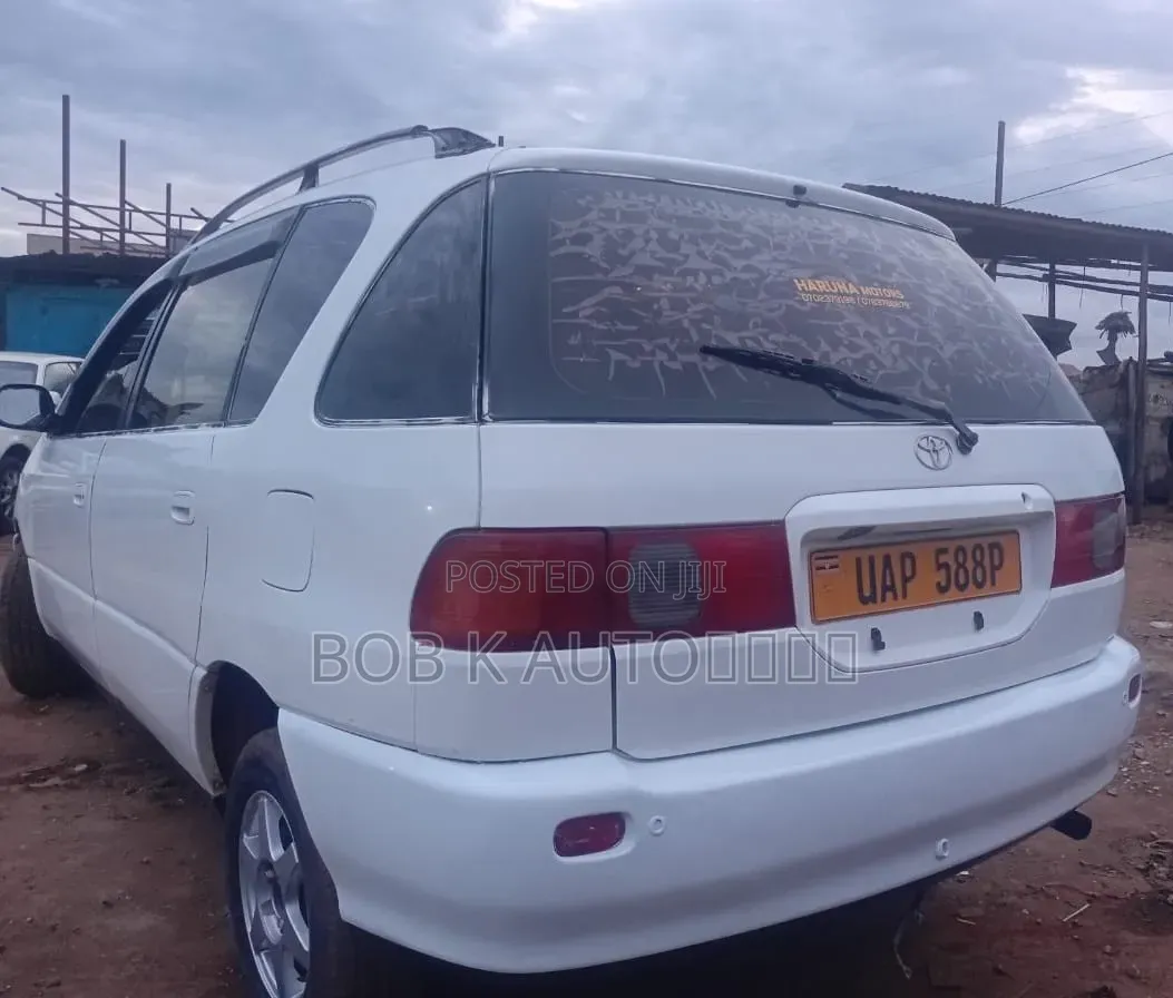 Toyota Ipsum 1998 White