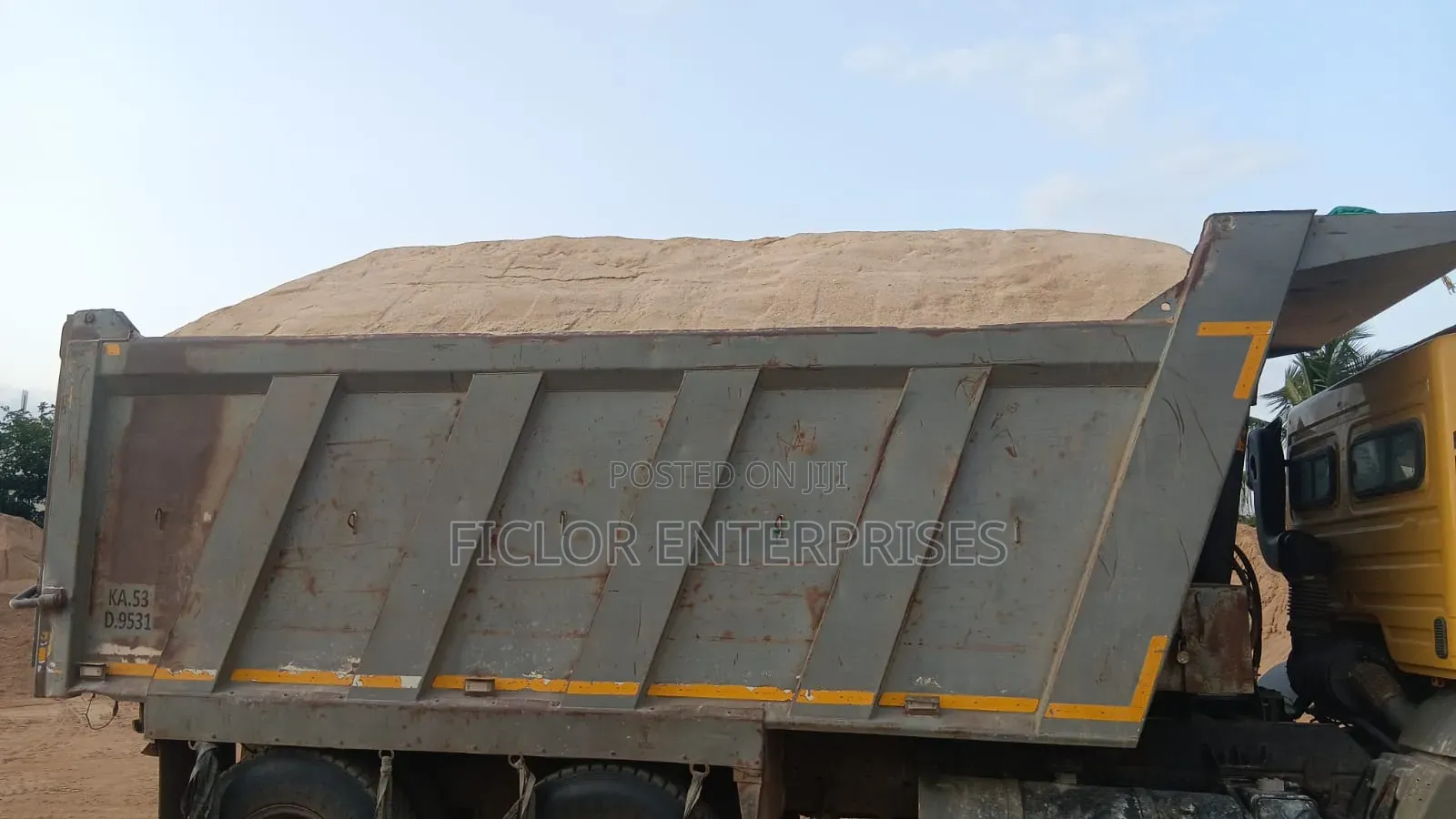 Truckload Sand | Sand Delivery Kampala | Sinotruk Sand