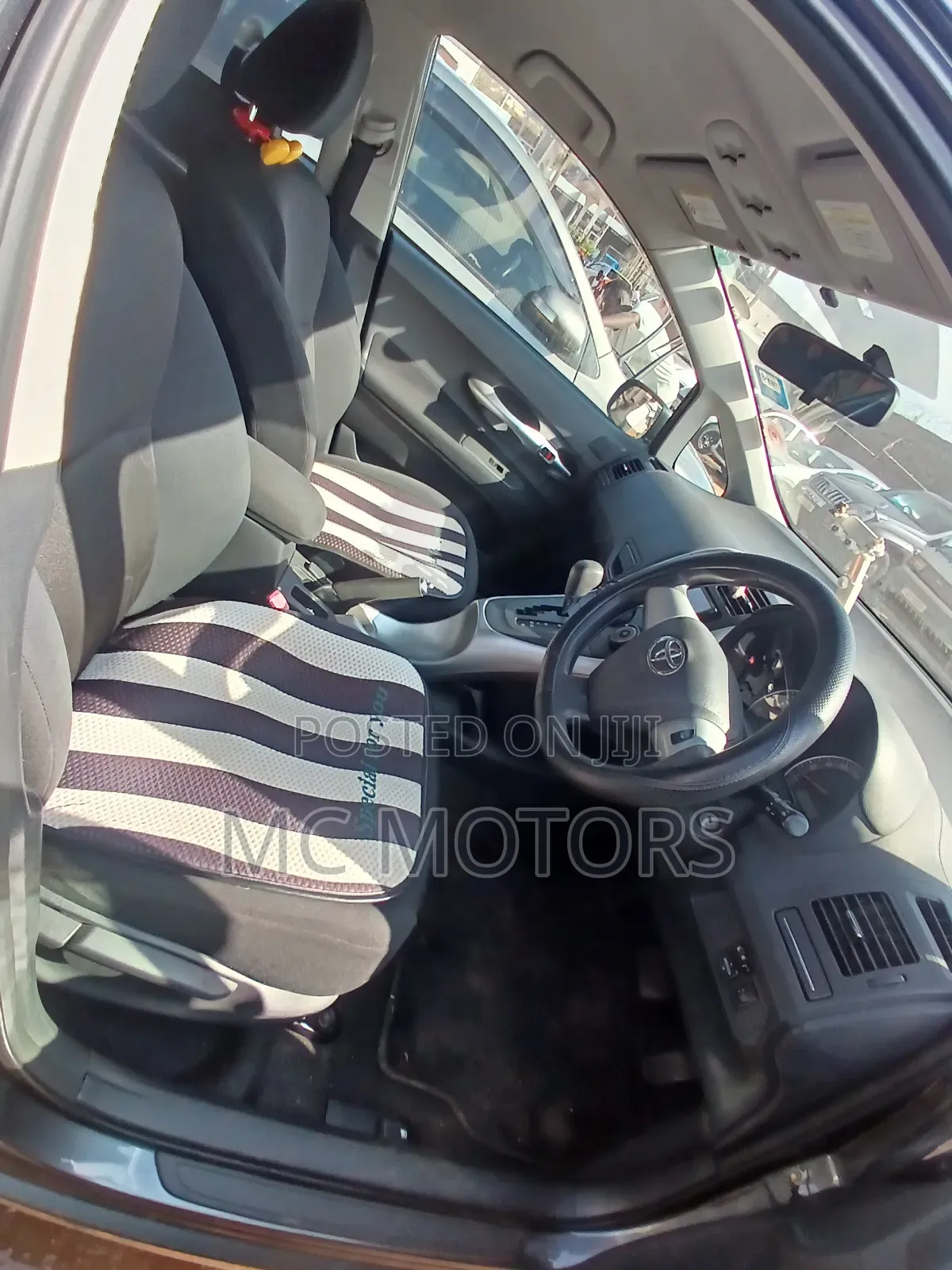 Toyota Auris 2011 Gray