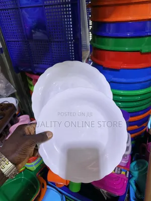 Waved Edge Plastic Plates Plastic Plates 12pcs