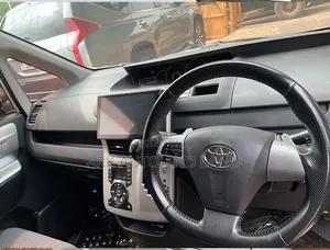 Toyota Noah 2011 White