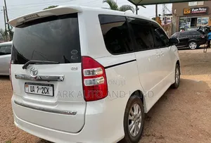 Toyota Noah 2011 White