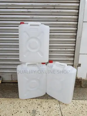 White Plastic Jerrycans Plastic Jerrycans 20litres