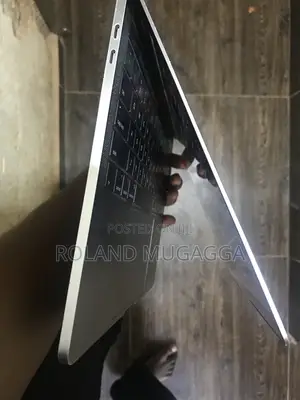 Laptop Apple MacBook Pro 16GB Intel Core i7 HDD+SSD 512GB