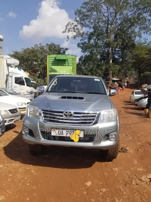Toyota Hilux 2015 Gray