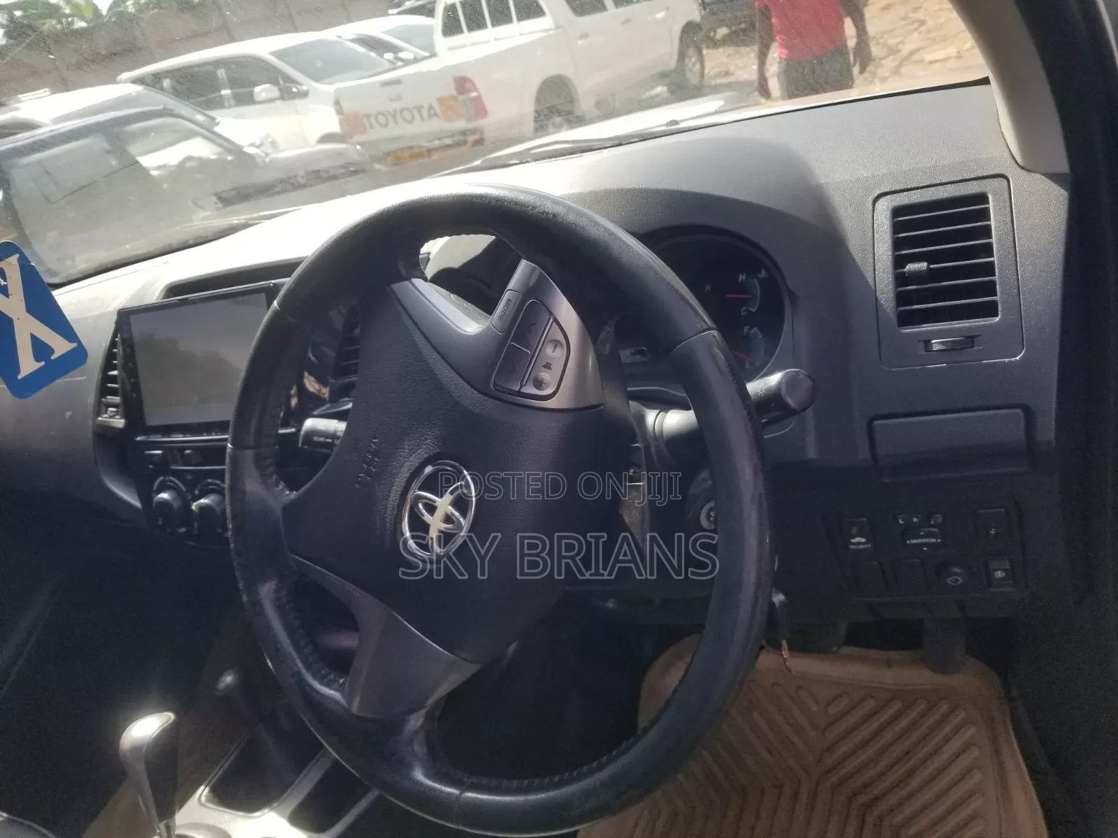 Toyota Hilux 2015 Gray