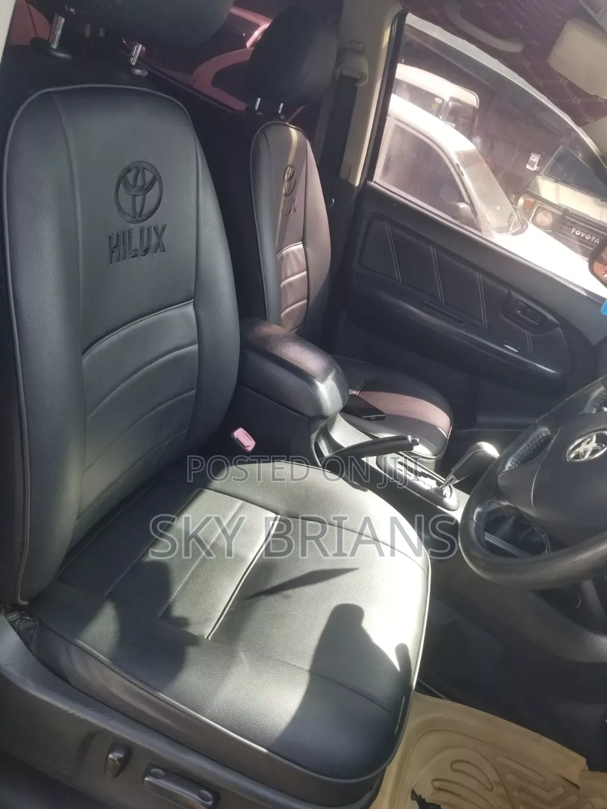 Toyota Hilux 2015 Gray