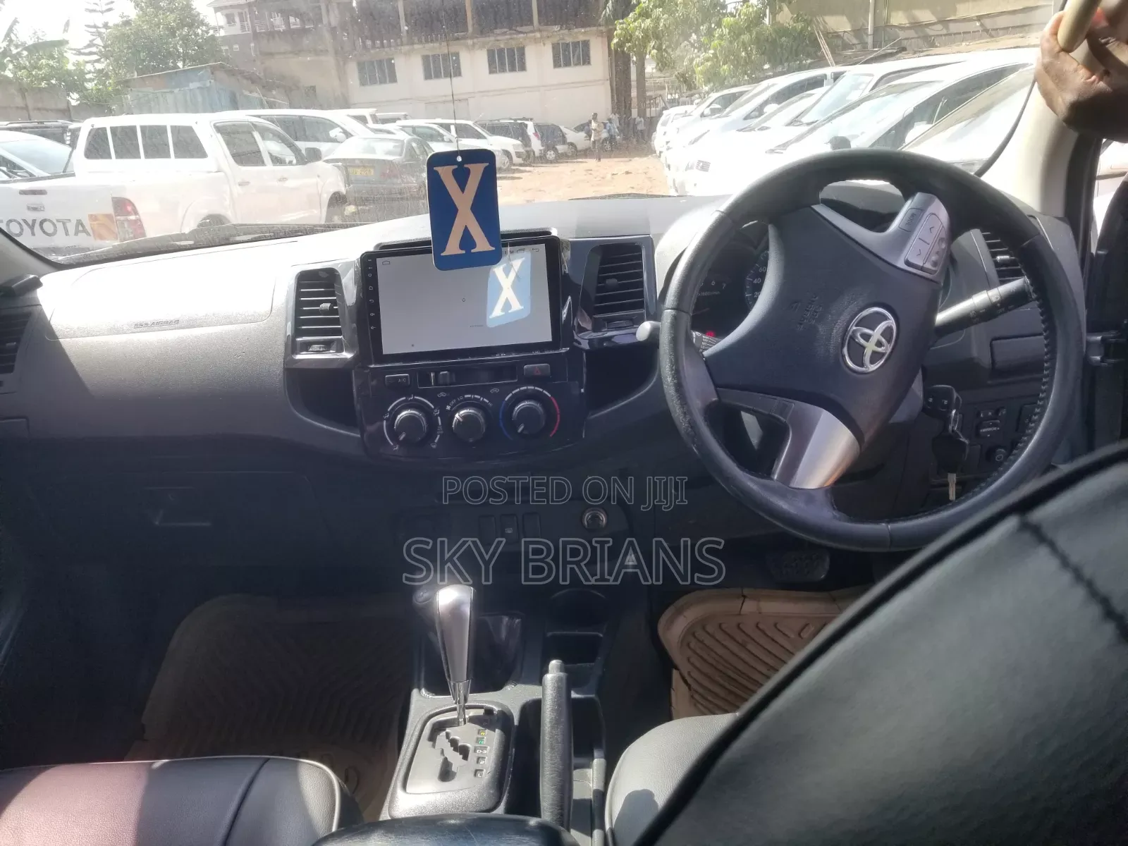 Toyota Hilux 2015 Gray