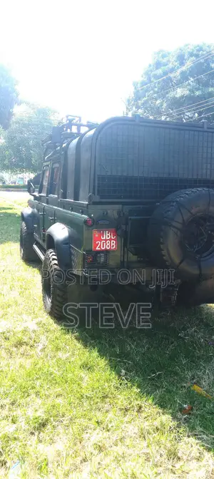 Land Rover Defender 2002 Green