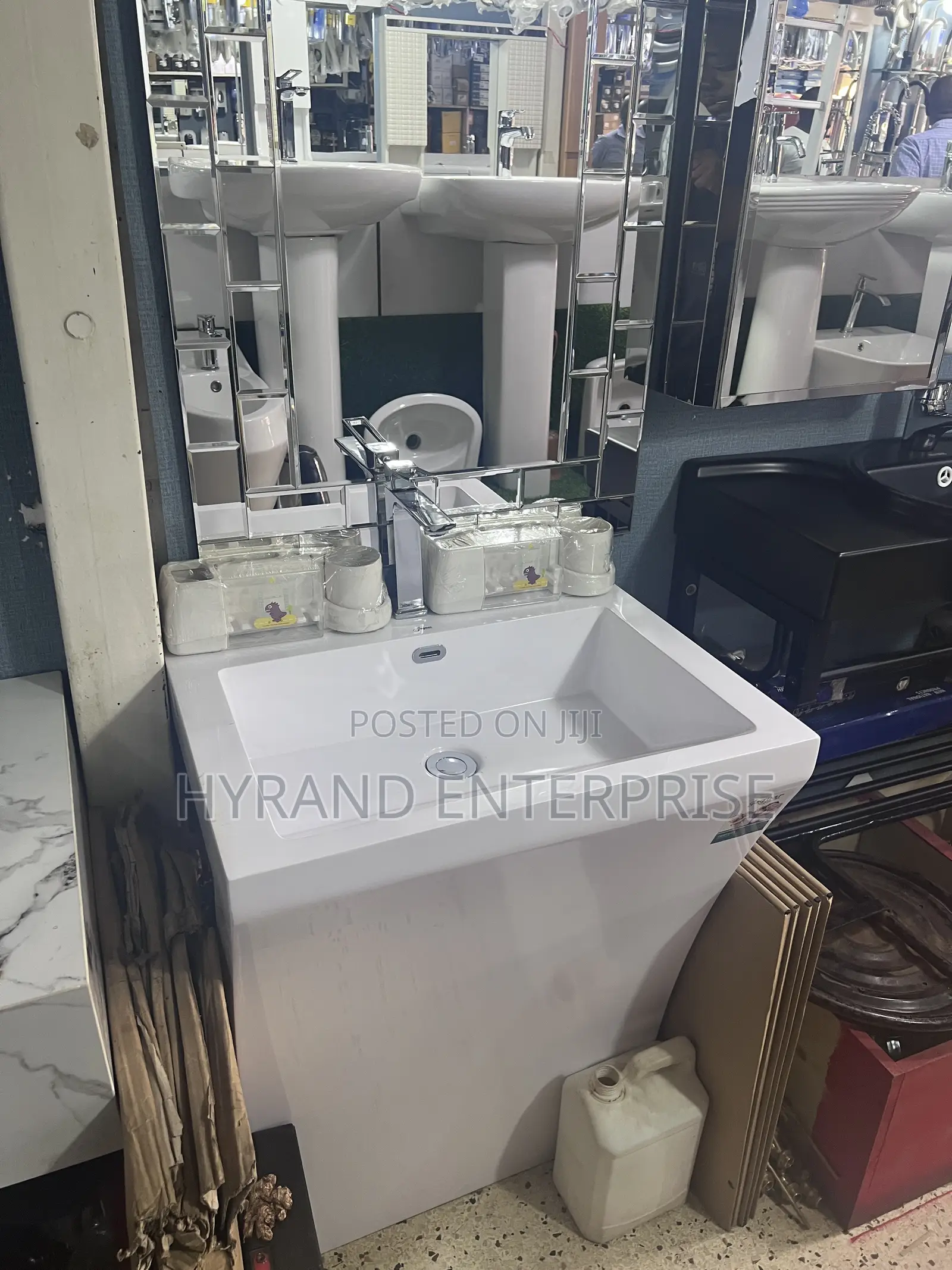 Wah Hand Cabins (Large)
