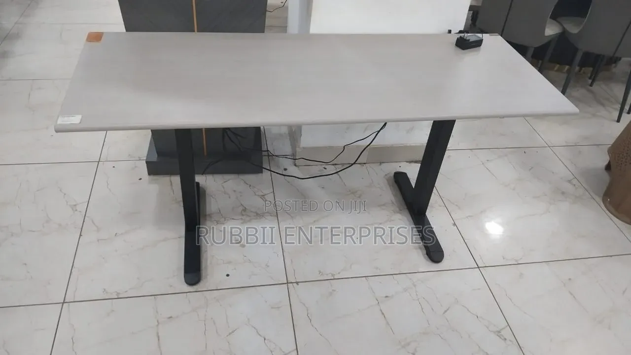 Electric Height-Adjustable Standing Desk / Table