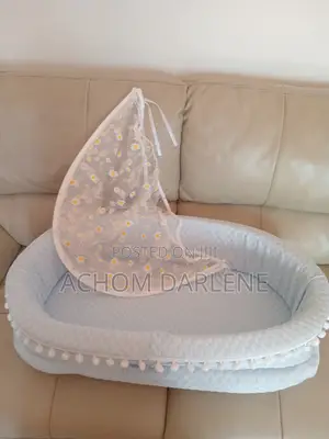 Blue Newborn Baby Bed With Attachable Net