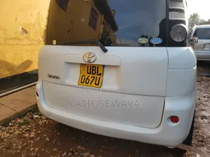 Toyota Sienta 1.5 AWD 2007 White