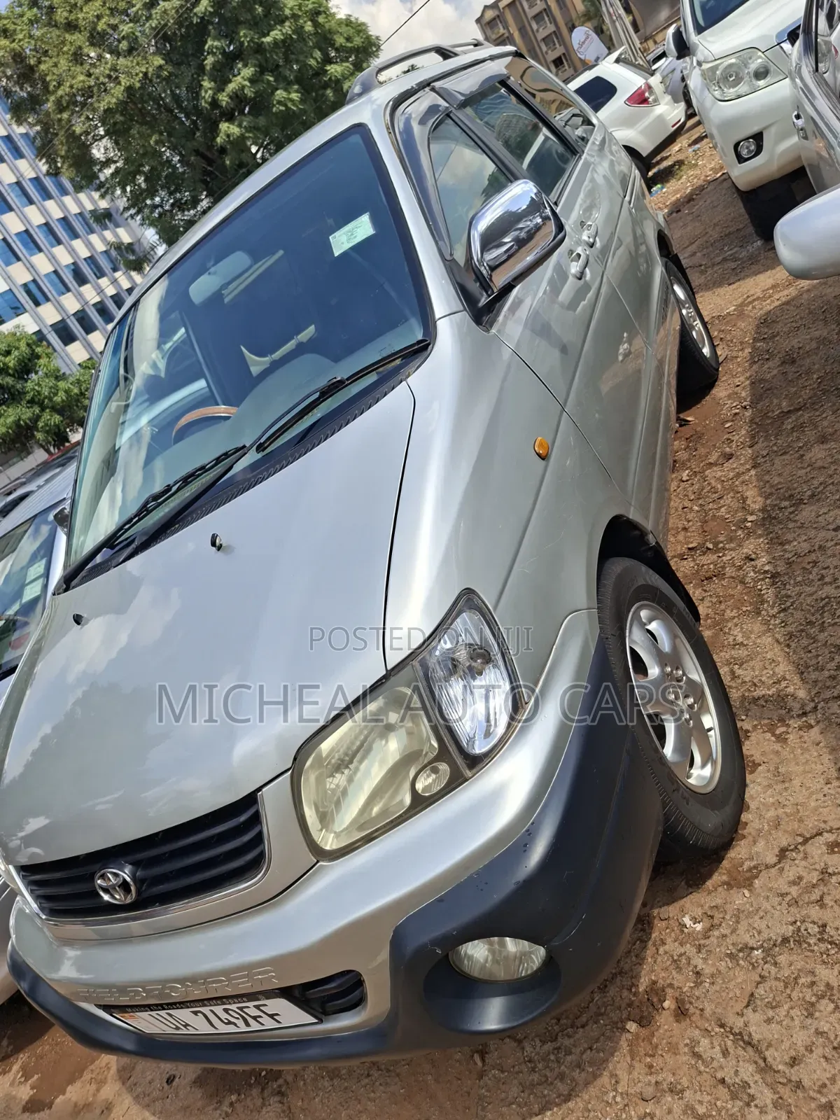 Toyota Noah 2001 Gray