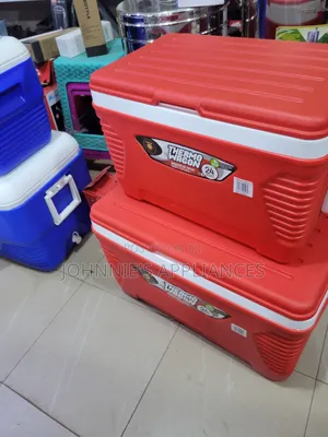 2pics  Thermo Wagon Insulated Ice Cooler Box ,62 $ 32L