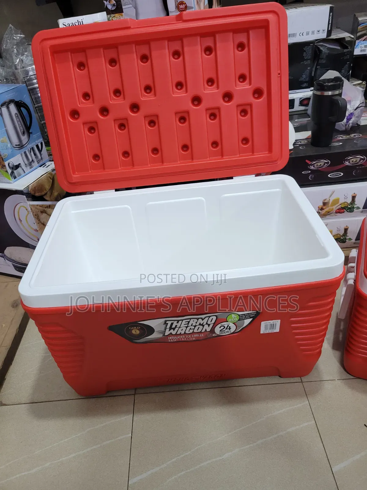 2pics  Thermo Wagon Insulated Ice Cooler Box ,62 $ 32L