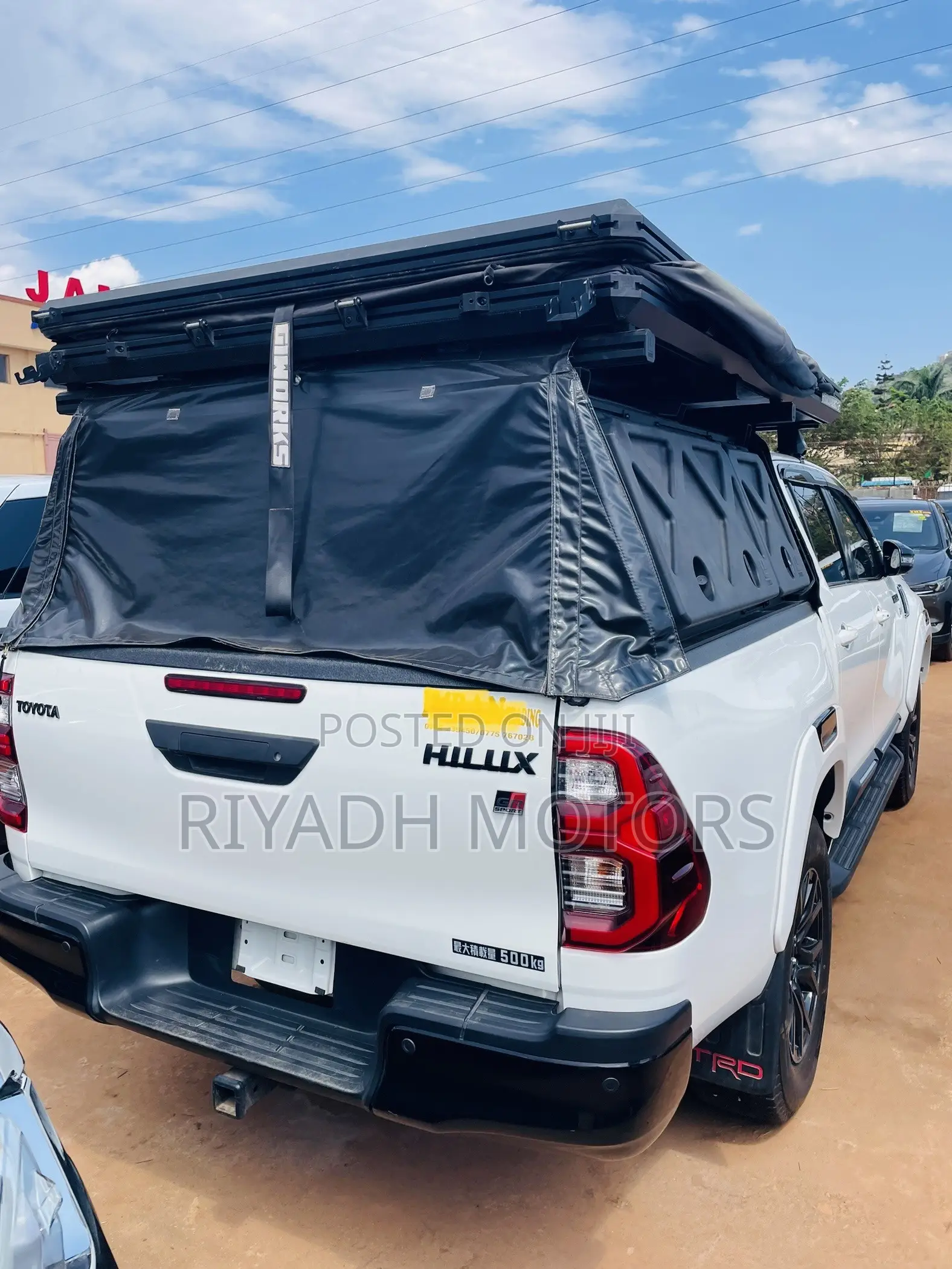 Toyota Hilux 2023 White