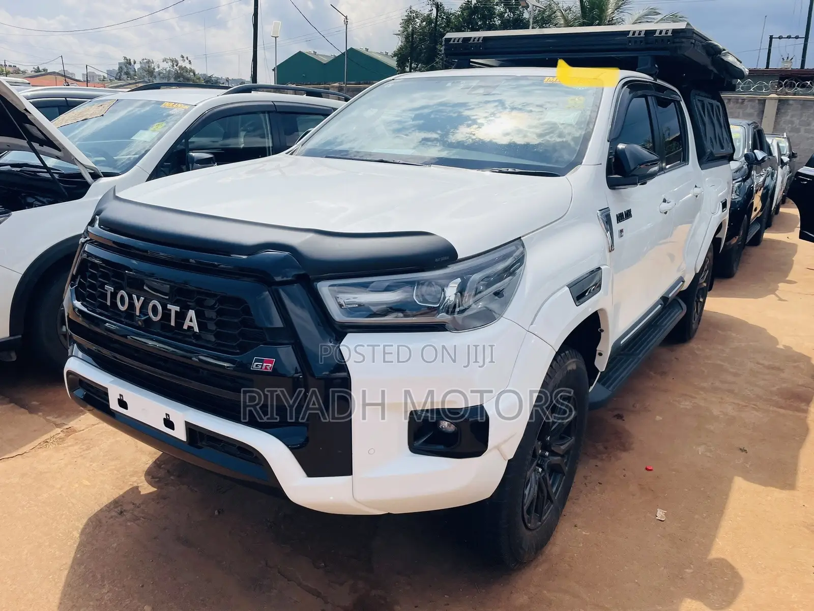 Toyota Hilux 2023 White