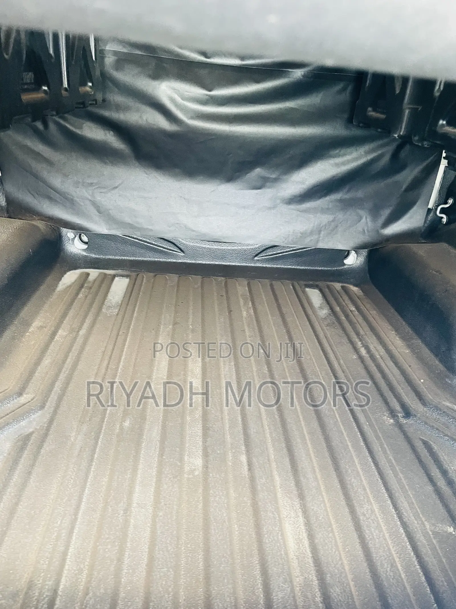 Toyota Hilux 2023 White