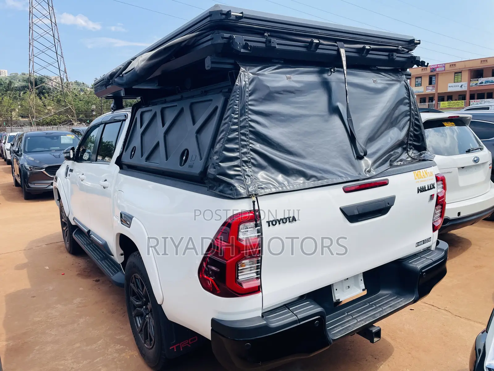 Toyota Hilux 2023 White