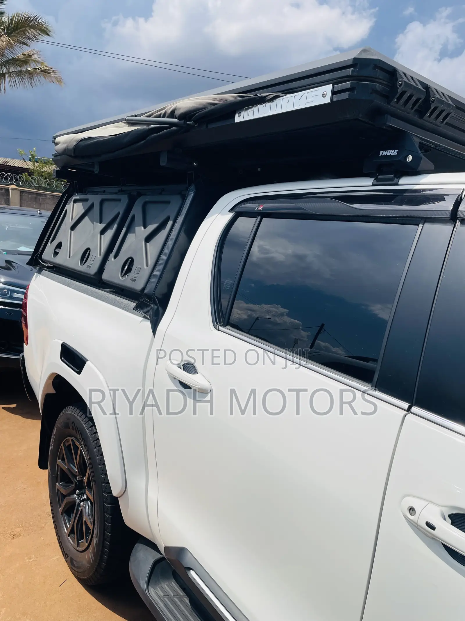 Toyota Hilux 2023 White