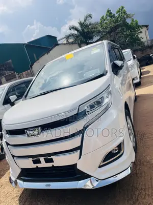 Toyota Noah 2.0 FWD (8 Seater) 2017 White